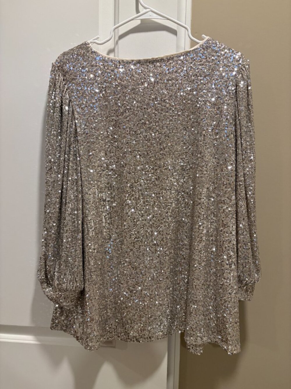 Cable & Gauge - PLUS SIZE - Sequin Top - Picture 2 of 4